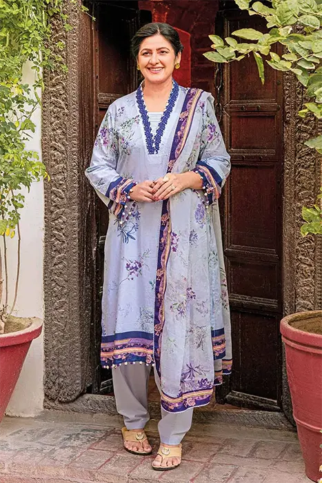 Gul Ahmed Mothers Lawn Collection 2023 BM-32005 (D)