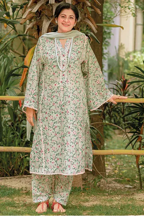 Gul Ahmed Mothers Lawn Collection 2023 SL32030 ( A)