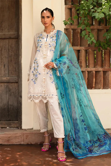 A Beautiful Printed Suit by Sana Safinaz Muzlin Summer Suits