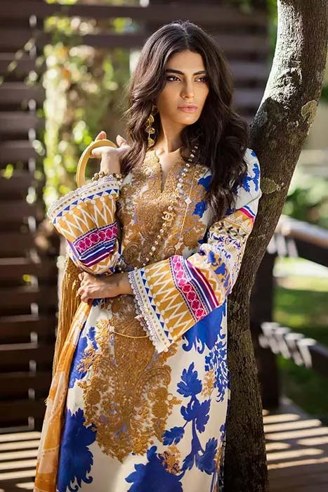 Elaf Signature Embroidered Lawn 2024